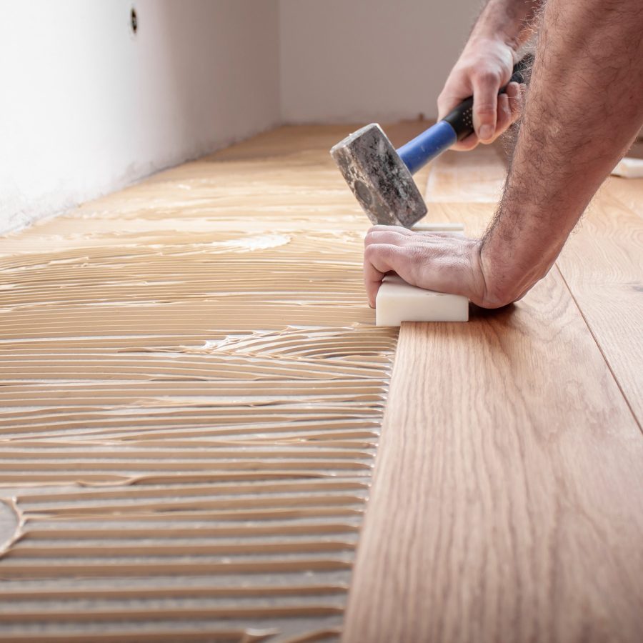 Quelle colle pour poser un parquet Henry Millet ?